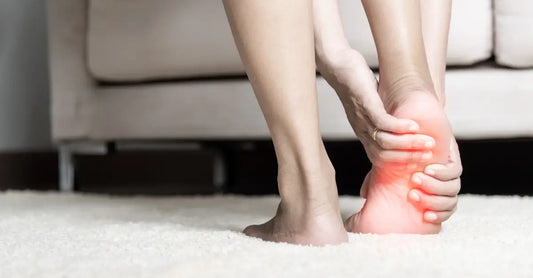 Dolor en el talón con botas de seguridad: causas y soluciones